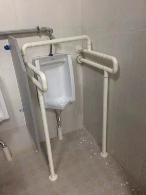 小便器無(wú)障礙扶手.jpg