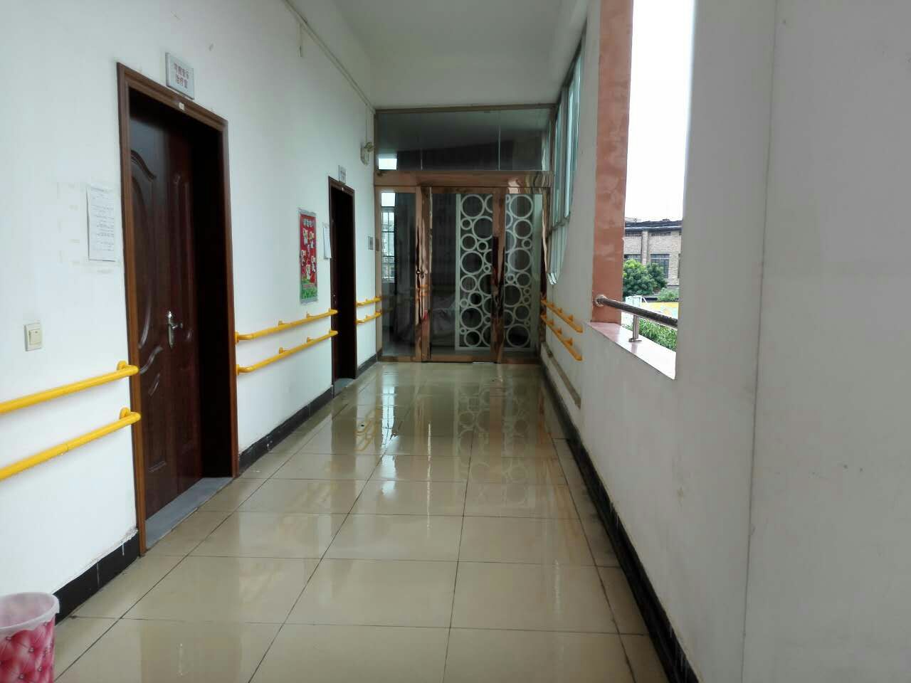無(wú)障礙坡道扶手.jpg